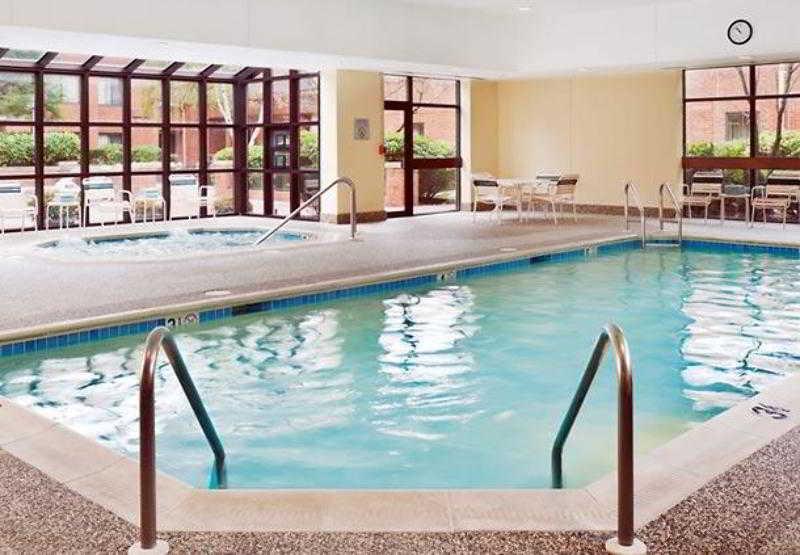 Sonesta Select Boston Stoughton Hotel Exterior photo